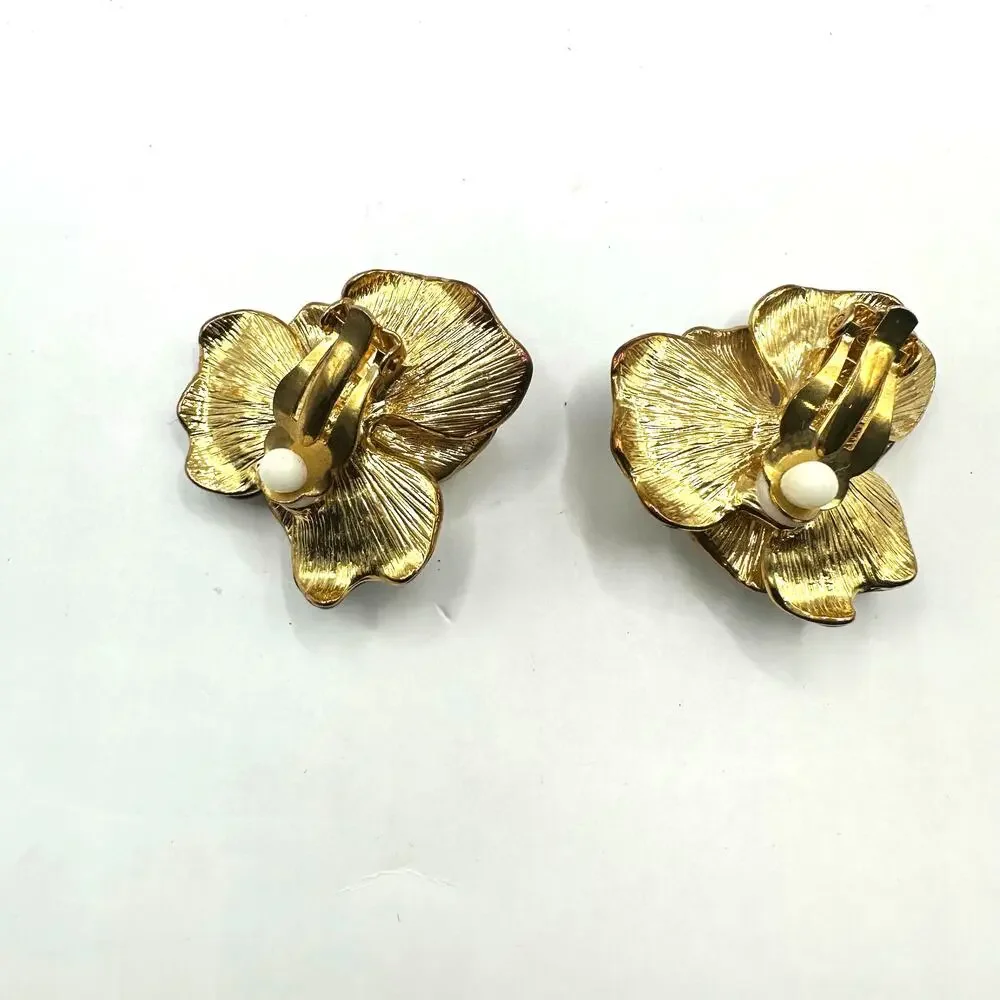 Kenneth Jay Lane Vintage Clip On Earring Flower Petal Cream Blue Enamel Jewelry - Picture 4 of 8